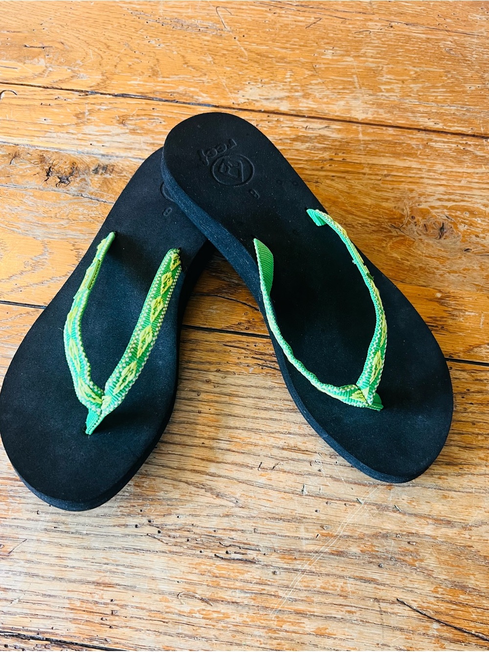 Reef Women’s Sandals with Green Woven Straps